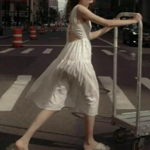 WHITE EYELET BACKLESS TIERED FLOWY FEMININE DRESS MAIDEN MILKMAID HOMESTEAD - Picture 3 of 15